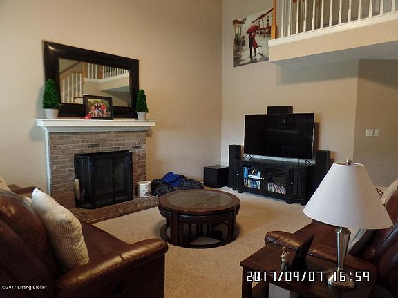 3rd image of 1138 Summit Dr