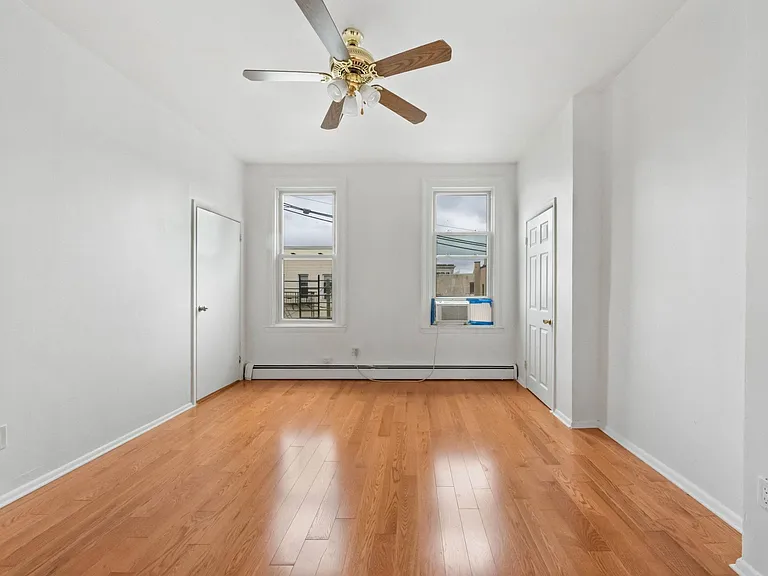 3805 Palisade Ave #3 — Photo 3