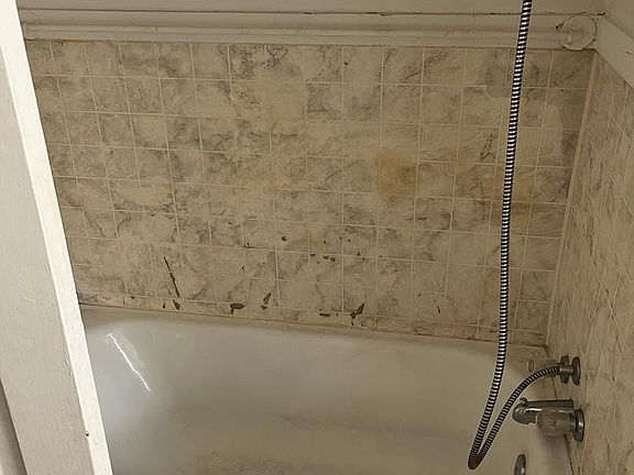 4th image of 731 Parker Ave Unit 1