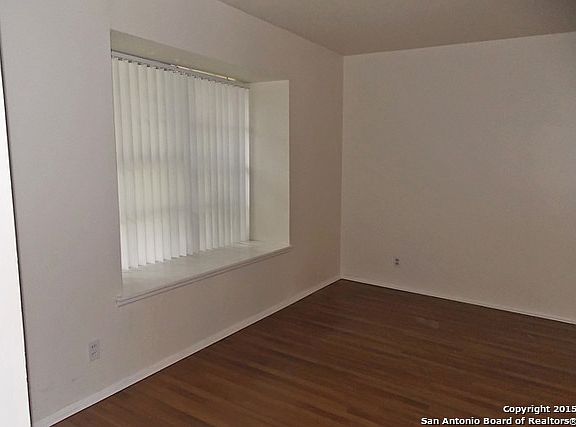 3rd image of 7806 Robin Hill Dr