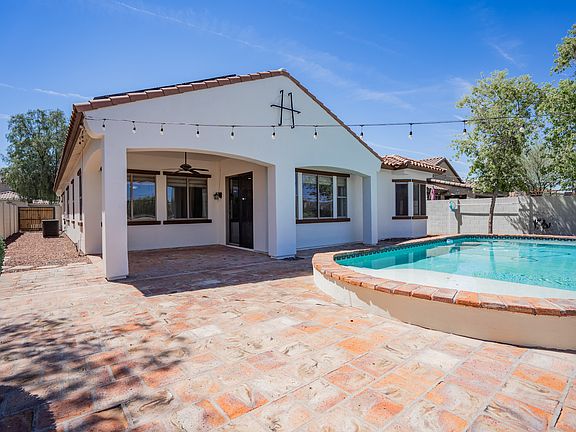 2a Private Backyard with Pool_04102026