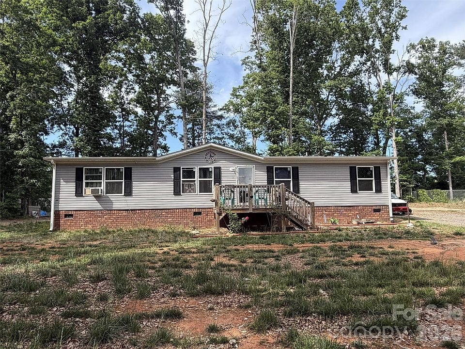 1st image of 915 Jay Burke Rd