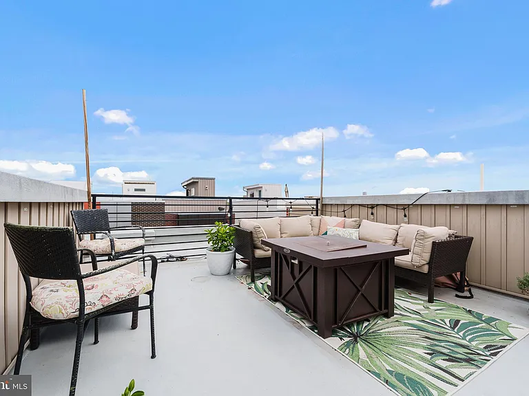 1336 S Bouvier St #B — Photo 21