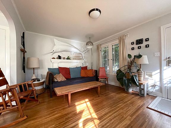 5th image of 3308 W 30th St