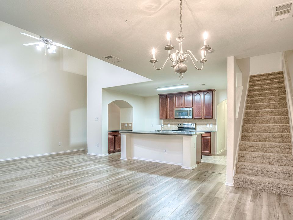 1st image of 9948 Fleetwood Dr