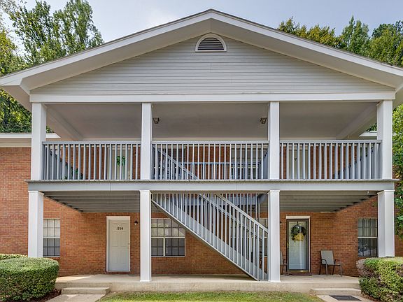 Spacious Apartment Homes