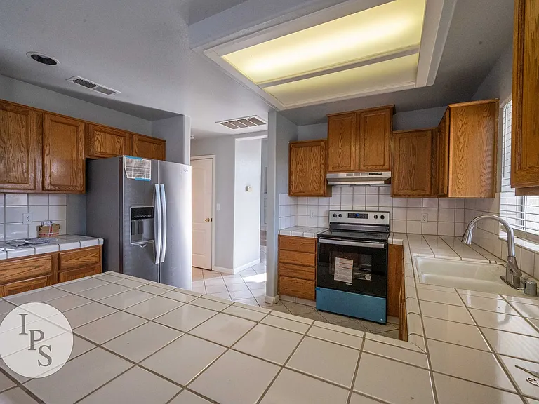 3676 Baron Ave — Photo 9