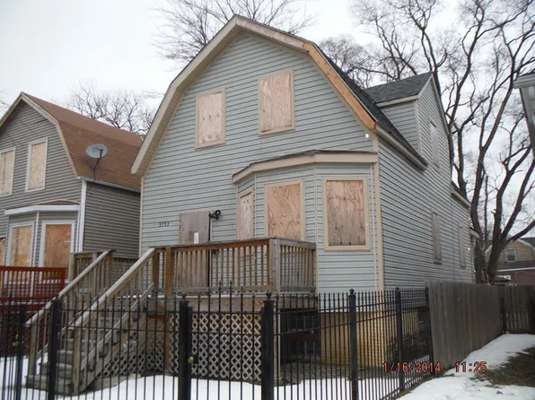 5753 S Honore St, Chicago, IL 60636