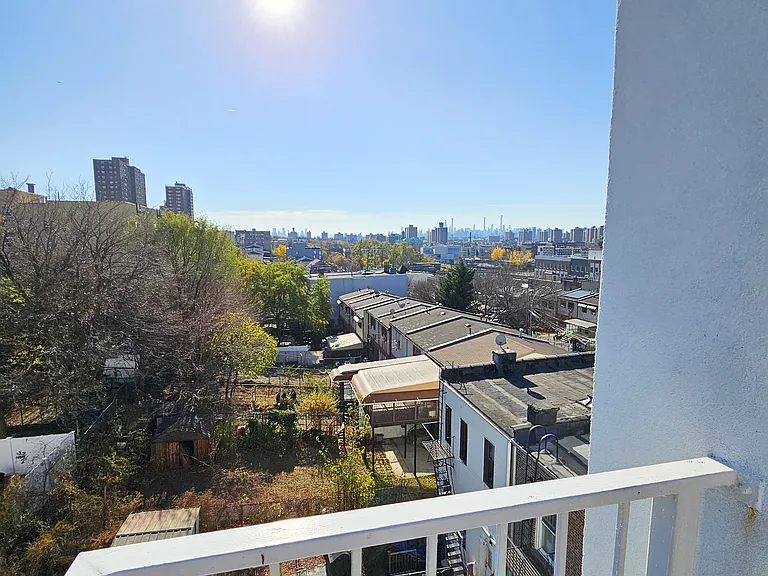 686 Eagle Ave #5A — Photo 8