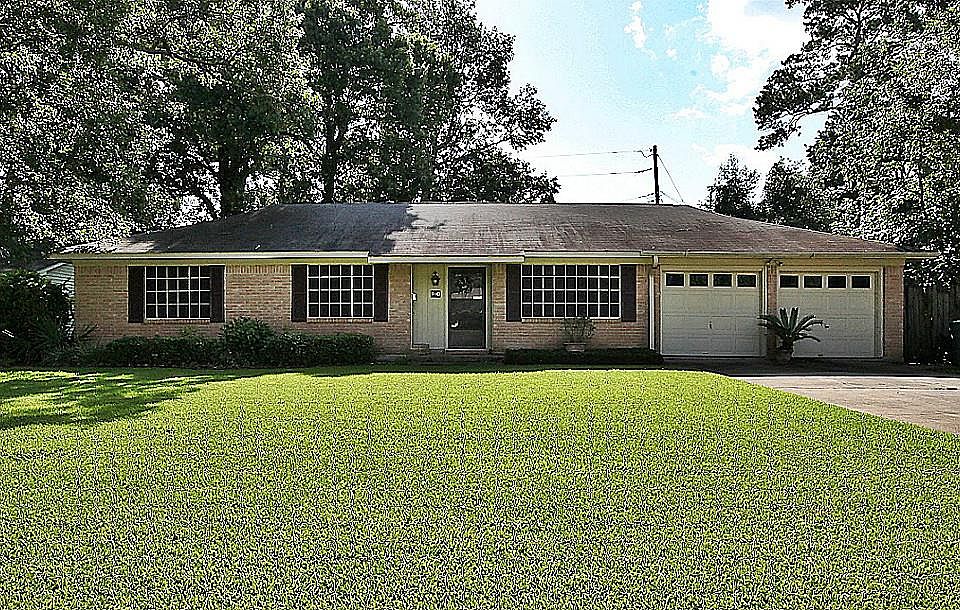 1st image of 940 Iris Ln