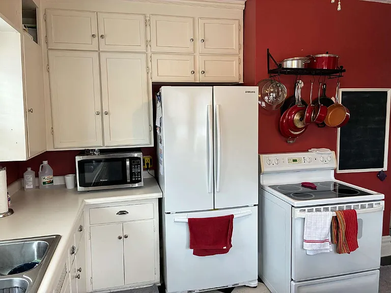 1006 Graham Ave — Photo 6