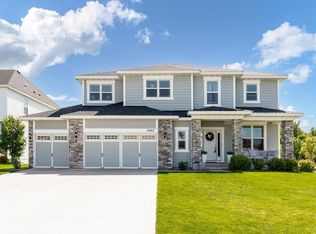 7002 104th Ct N, Brooklyn Park, MN 55445
