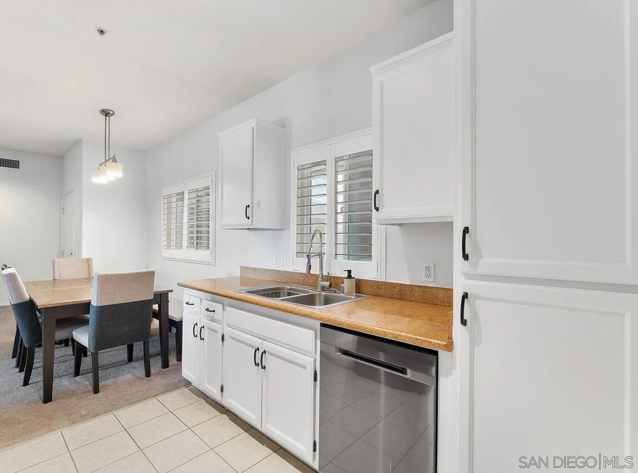 7647 Mission Gorge Rd Unit 3, San Diego, CA 92120 | Zillow