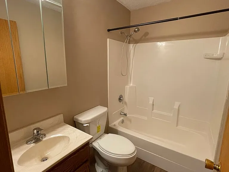 1801 Red Dale Dr — Photo 15