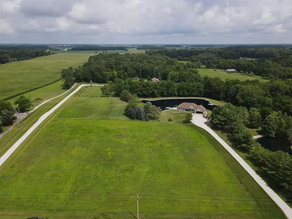 W Maple Grove Rd, Huntington, IN 46750
