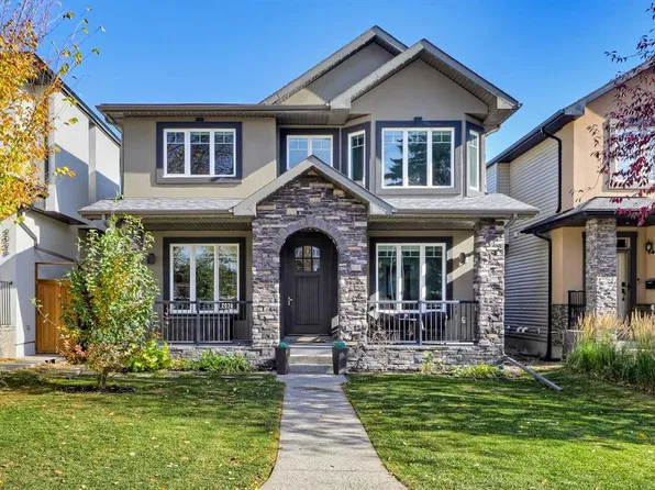 2030 W 25th St SW, Calgary, AB T3E 1X2