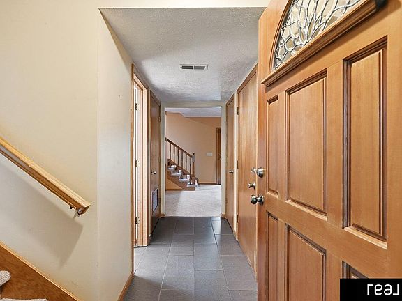 5th image of 716 S 217th St