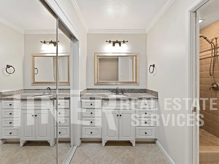 8 Saratoga Cir — Photo 14