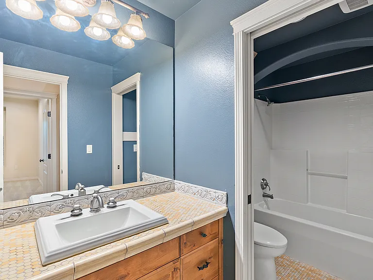 3234 N Nuova Ave — Photo 9