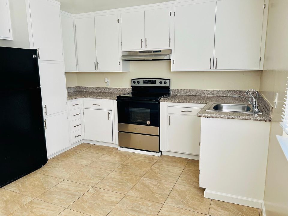 1st image of 1098 W Hamilton Ave #3