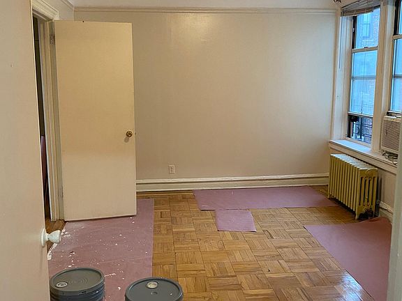 2nd image of 2410 Kings Hwy #5G