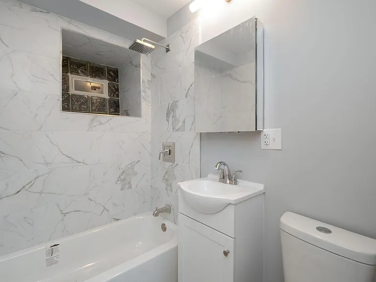 4928 S Saint Lawrence Ave #B — Photo 7