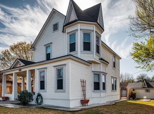 108 W 6th St, Del Rio, TX 78840