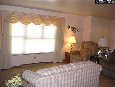 4th image of 2187 Daniels Ave
