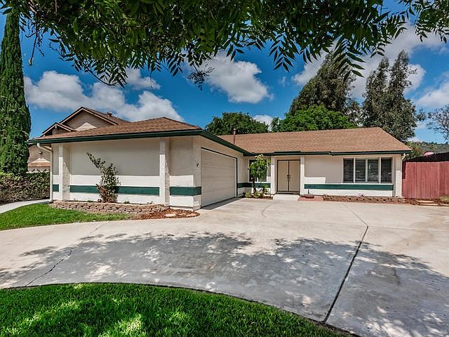 1st image of 1850 W Country Club Ln W