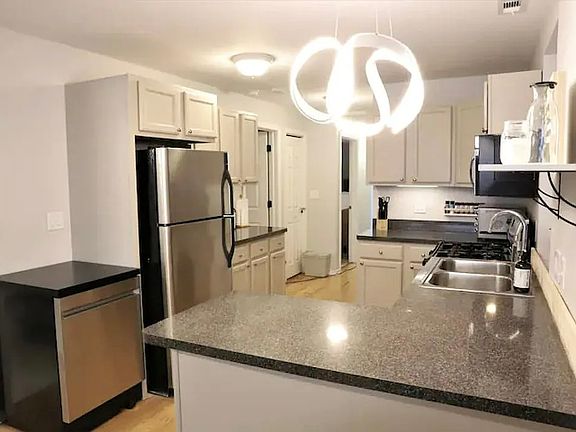 4th image of 2621 N Drake Ave #1