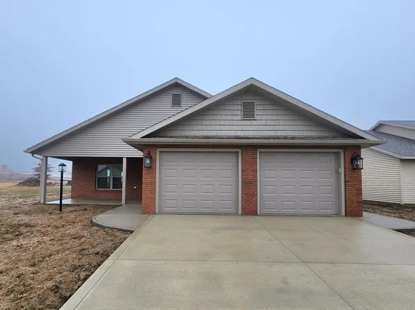 130 Kincora Dr, Bucyrus, OH 44820