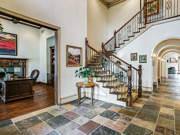 3rd image of 6142 Shady Oaks Dr