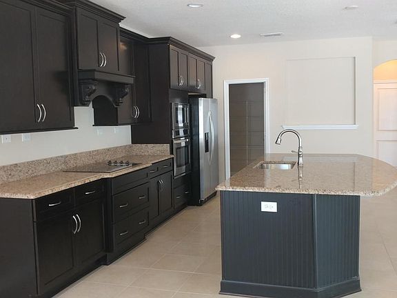 4th image of 97386 Harbor Concourse Cir