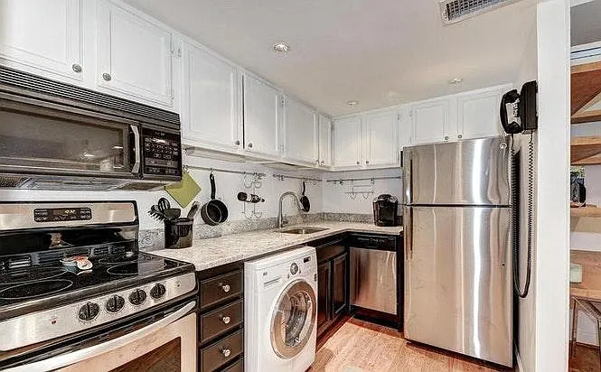 1617 Corcoran St NW — Photo 10