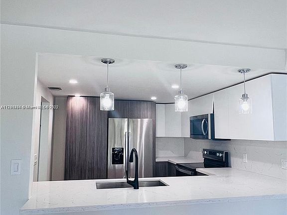 3rd image of 11901 Brickell Ave