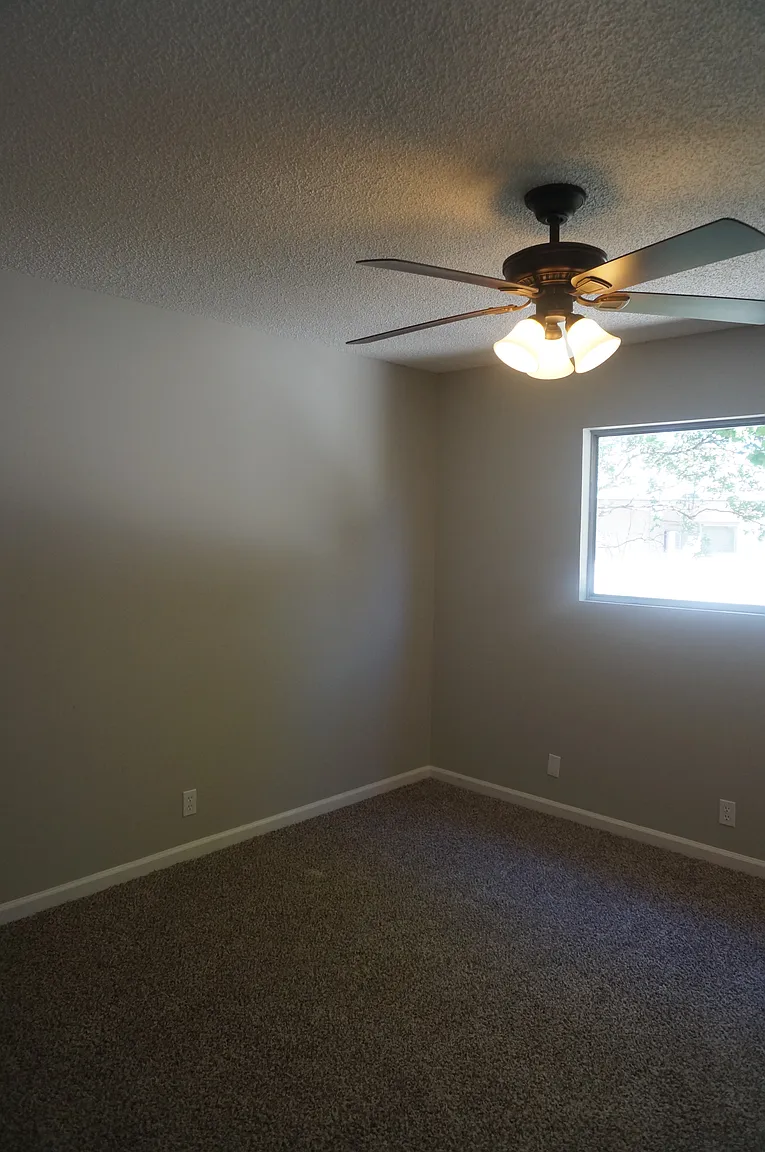 2116 Dee Ct photo 1