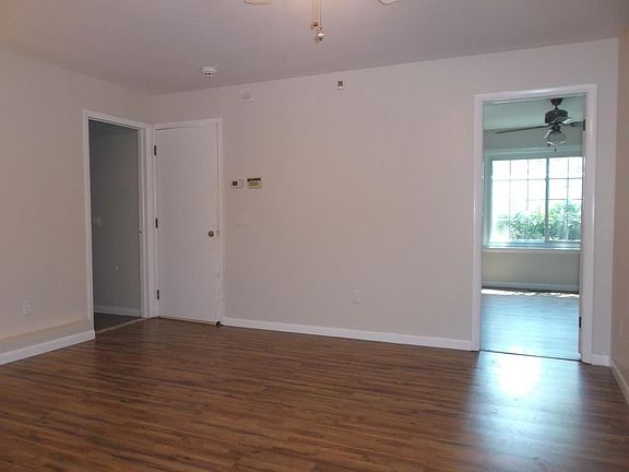 3rd image of 38 1/2 Benedict St