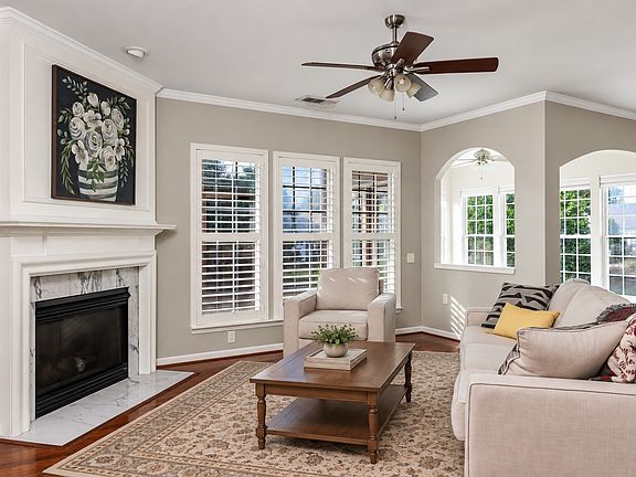 5th image of 152 Navy Cir