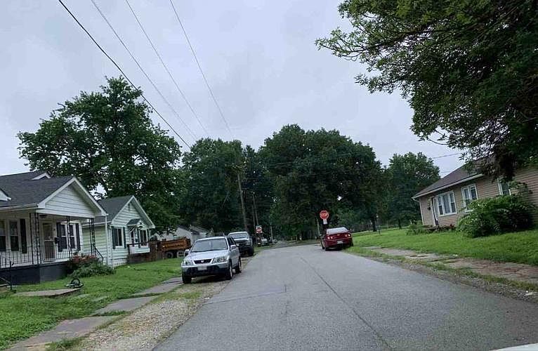 2nd image of 919 24th St