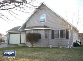 711 Cottonwood Cir, Genoa, IL 60135