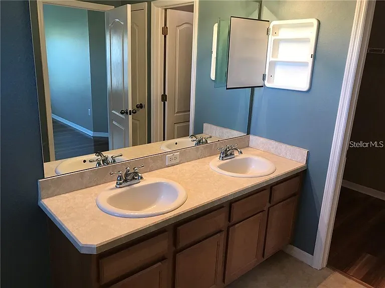 7542 Red Mill Cir — Photo 18