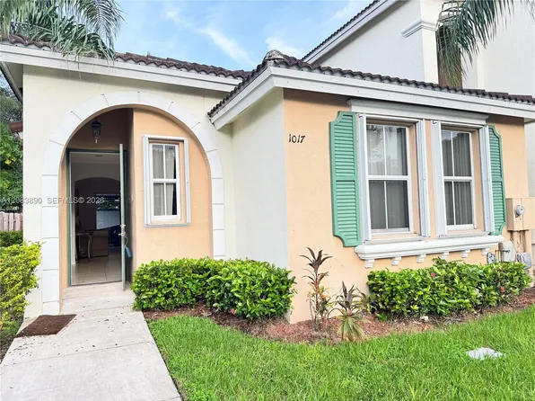 1017 NE 42nd Pl, Homestead, FL 33033