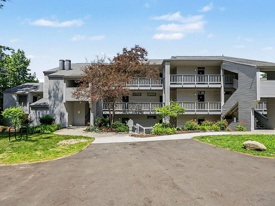 5584 W Creeks Xing #5584