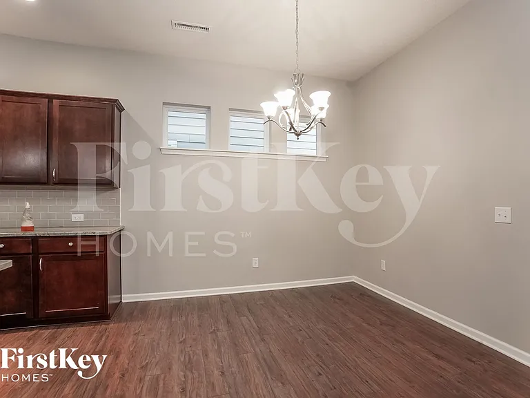 5821 Birtz Rd — Photo 4