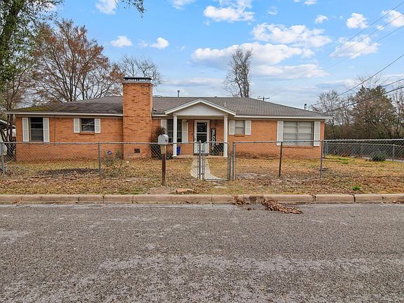 2nd image of 700 Powderhorn Dr