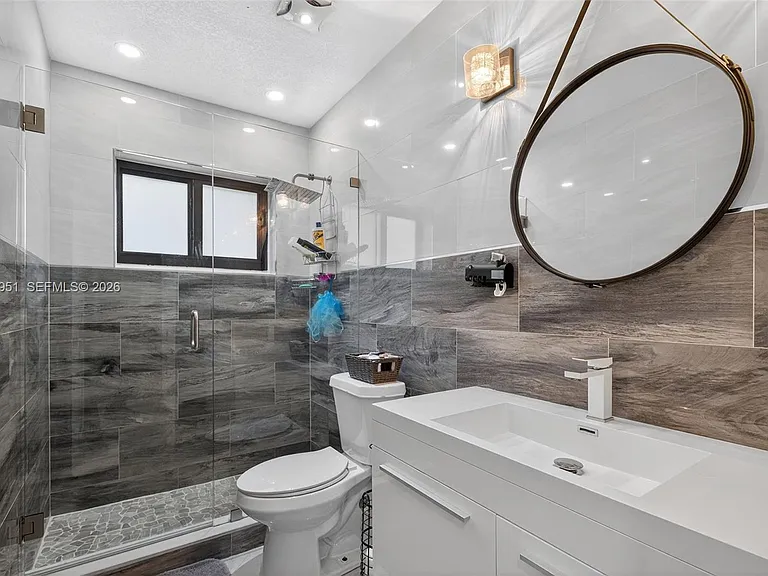 2431 SW 127th Ave — Photo 24
