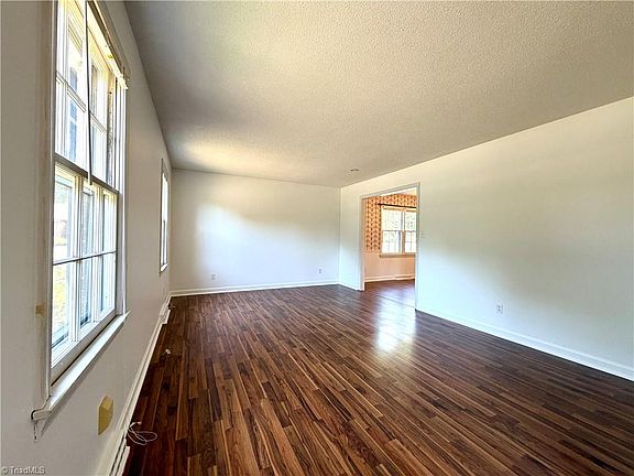 3rd image of 404 Irving Park Ct