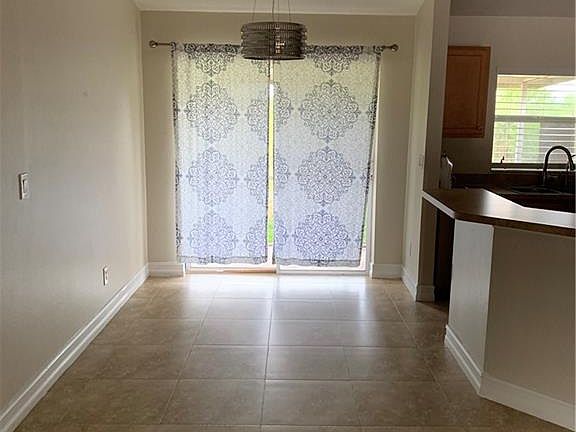 3rd image of 1141/1143 Countess Ave