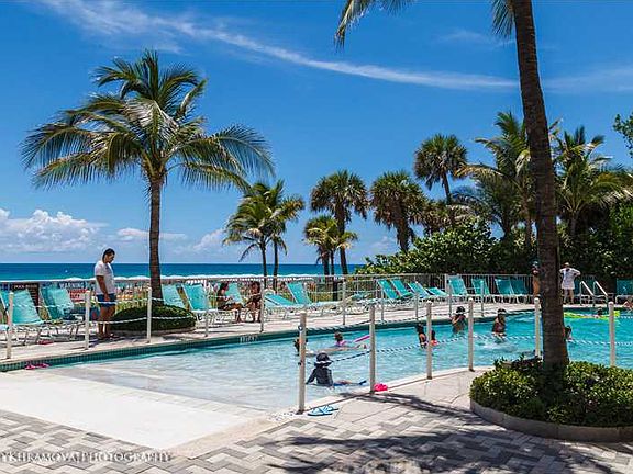 3rd image of 17375 Collins Ave #1702
