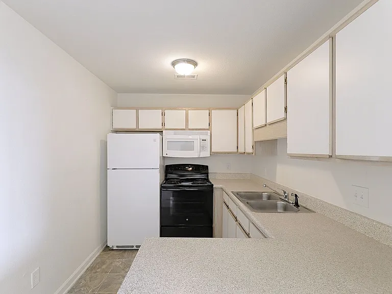 2201 Spring Garden St — Photo 38